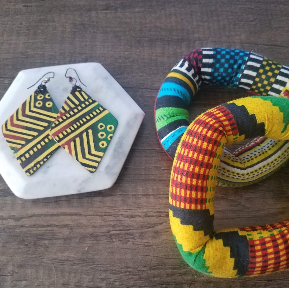 Bundle of (3) earrings & (2) soft African bangles